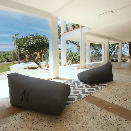 Villa Tess Olmos *